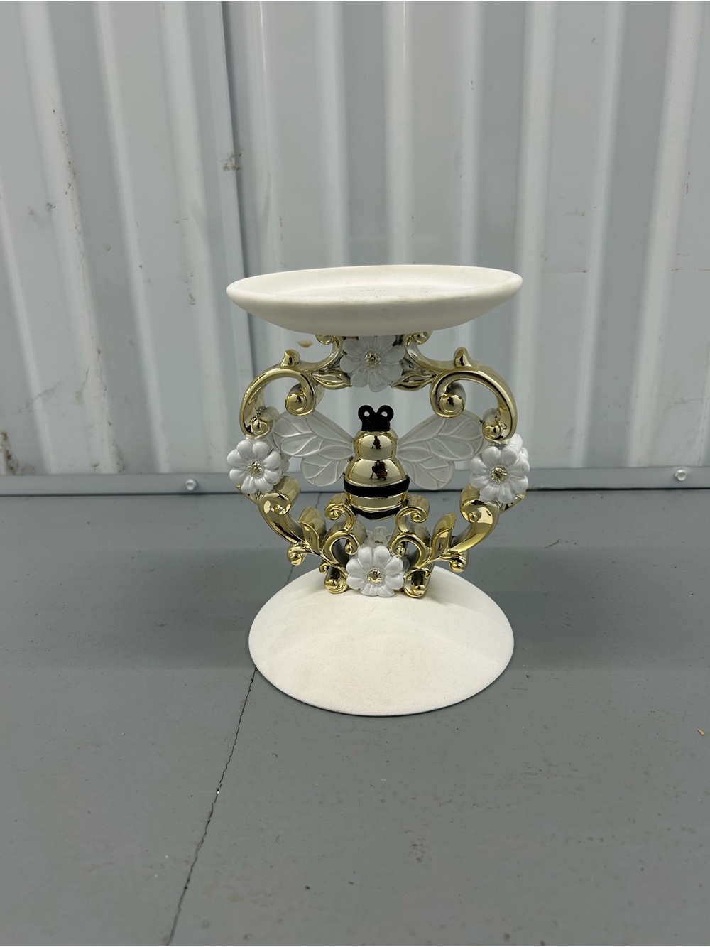 Bath & Body Works ~ 3 Wick ~ Pedestal Candle Holder ~ QUEEN BEE FLORAL RING